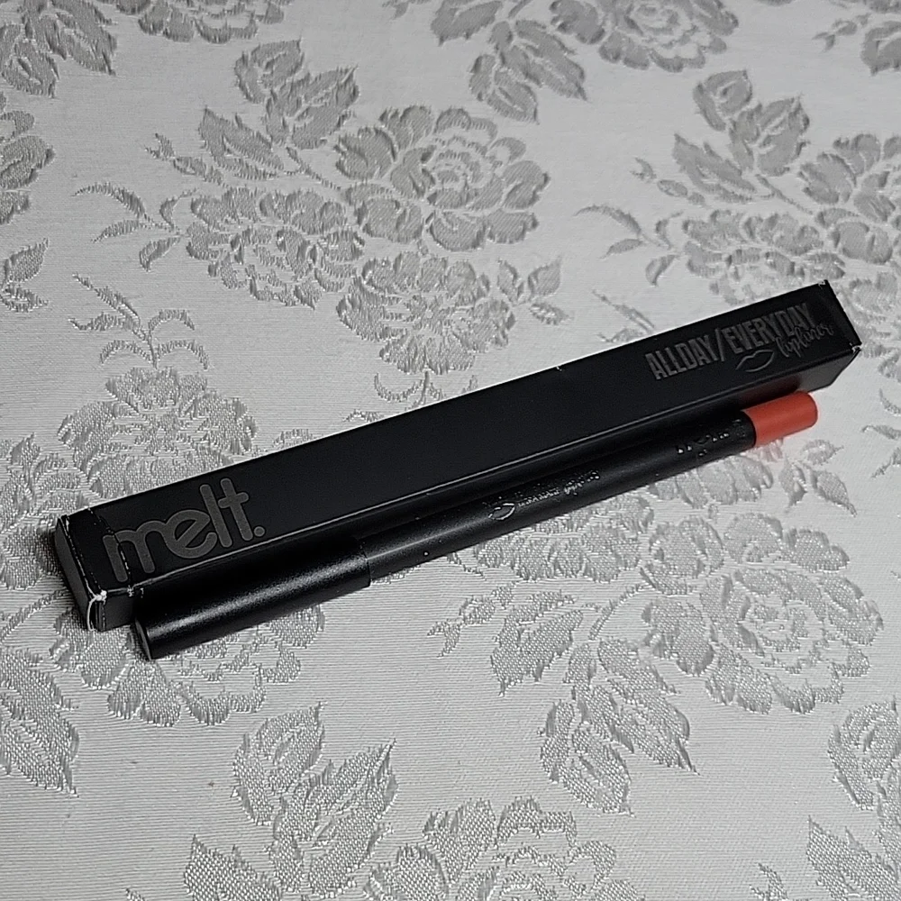 ⚜️Melt Allday/Everyday Ultra Matte Lip Liner,  